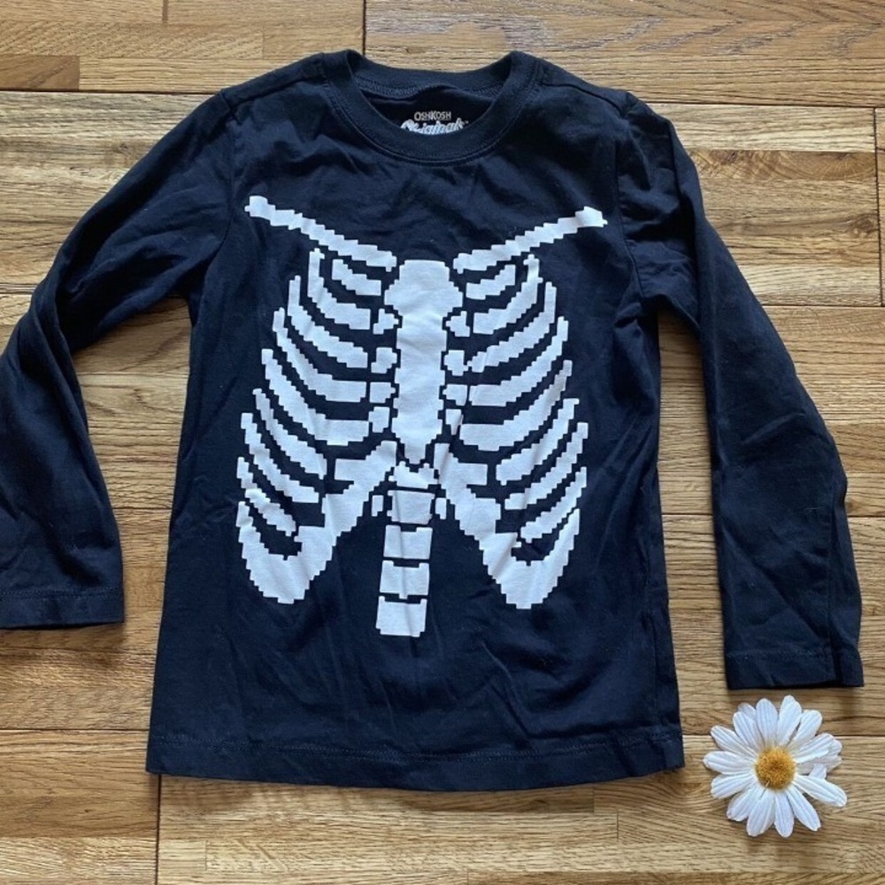 OshKosh Halloween Skelton Shirt Size‎ 3t